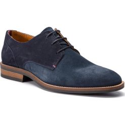 Półbuty TOMMY HILFIGER - Essential Suede Mix Shoe FM0FM02101 Midnight 403. Niebieskie półbuty męskie TOMMY HILFIGER, na co dzień, bez wzorów, ze skóry, eleganckie, bez zapięcia. Za 649,00 zł.