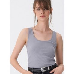 Top basic - Jasny szary. Szare topy damskie House, s, bez wzorów, bez kołnierzyka. W wyprzedaży za 9,99 zł.