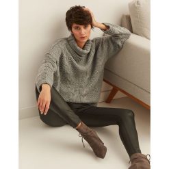 Sweter długi rękaw damski luźny. Szare swetry damskie Top Secret, bez wzorów, z dzianiny, z długim rękawem. W wyprzedaży za 59,99 zł.