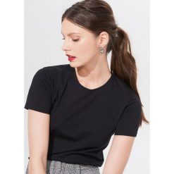 Bawełniana koszulka basic - Czarny. Czarne koszulki damskie Mohito, s, bez wzorów, z bawełny, bez kołnierzyka. Za 39,99 zł.