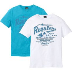 T-shirt z nadrukiem (2 szt.) bonprix turkusowy + biały z nadrukiem. Niebieskie t-shirty męskie bonprix, s, z nadrukiem, bez kołnierzyka. Za 49,98 zł.