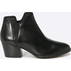 Clarks - Botki ChristabelBo. Czarne botki damskie lity Clarks, z materiału. W wyprzedaży za 229,90 zł.