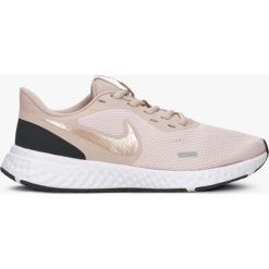 Buty biegowe Nike REVOLUTION 5 (BQ3207-600). Buty sportowe damskie Nike, z gumy, do biegania. Za 189,00 zł.