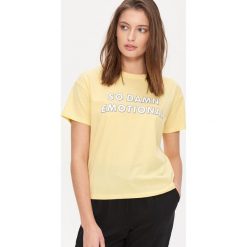 T-shirt z napisem - Żółty. Żółte t-shirty damskie House, s, z napisami, bez kołnierzyka. Za 19,99 zł.
