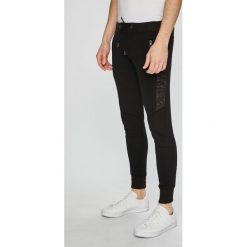 Brave Soul - Spodnie. Czarne spodnie męskie marki Brave Soul, na co dzień, xl, bez wzorów, z elastanu, casualowe. W wyprzedaży za 59,90 zł.