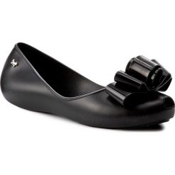 Baleriny ZAXY - Glam Fem 82259 Czarny 01003 Y285050 02064. Czarne baleriny damskie Zaxy, bez wzorów, z tworzywa sztucznego, klasyczne, bez obcasa, na płaskiej podeszwie, bez zapięcia. W wyprzedaży za 99,00 zł.