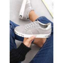 Szare Buty Sportowe Capricorn. Szare buty sportowe damskie Born2be, bez wzorów, sportowe. W wyprzedaży za 29,99 zł.
