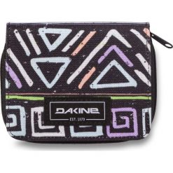 Dakine Portfel Damski Soho Melbourne. Pomarańczowe portfele damskie Dakine, bez wzorów, sportowe, małe, bez dodatków. W wyprzedaży za 65,00 zł.