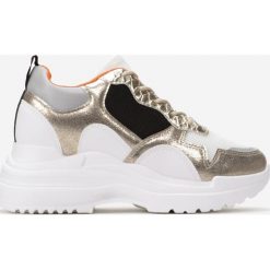 Biało-Złote Sneakersy Jaydon. Białe sneakersy damskie Born2be. Za 119,99 zł.