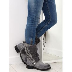 Botki militarne szare GD-ZN78 GREY. Szare botki damskie obuwie damskie, ze skóry ekologicznej, militarne, przed kolano, na wysokim obcasie, na zamek. Za 121,49 zł.