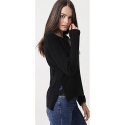 Czarny Sweter Shicho. Czarne swetry damskie Born2be, s, z dzianiny. Za 89,99 zł.