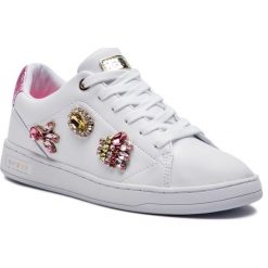 Sneakersy GUESS - FL5CRE ELE12 WHIRO. Białe półbuty damskie marki Guess, ze skóry ekologicznej. Za 459,00 zł.