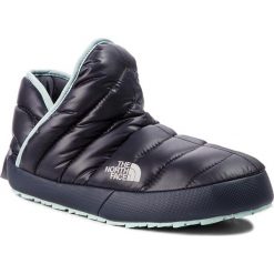 Kapcie THE NORTH FACE - Thermoball Traction Bootie T9331H5QC Shiny Blackened Pearl/Blue Haze. Niebieskie klapki damskie marki The North Face, bez wzorów, z gumy, na wysokim obcasie. W wyprzedaży za 179,00 zł.