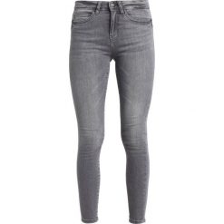Noisy May NMJULIE PUSH UP Jeans Skinny Fit light grey denim. Szare rurki damskie Noisy May. Za 179,00 zł.