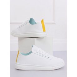Trampki damskie biało-czarne. Czarne buty sportowe damskie FunKee.pl, bez wzorów, ze skóry ekologicznej, na sznurówki. Za 82,99 zł.