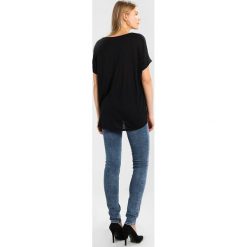 T-shirty damskie: mbyM PROUD Tshirt basic black