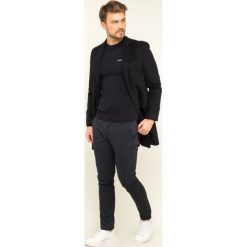 Sweter Calvin Klein Jeans J30J314113. Czerwone swetry męskie Calvin Klein Jeans, xxl, bez wzorów, z jeansu, klasyczne, z klasycznym kołnierzykiem, bez kaptura. W wyprzedaży za 209,00 zł.