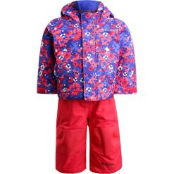 Columbia BUGA SET Kurtka narciarska punch pink/floral camo. Czerwone kurtki sportowe męskie marki Columbia, z poliesteru, narciarskie. W wyprzedaży za 319,20 zł.