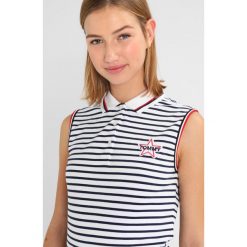 Bluzki, topy, tuniki: Tommy Jeans BADGE SLEEVELESS Koszulka polo black iris/bright white