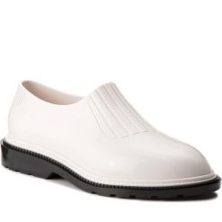 Półbuty MELISSA - Preppy Ad 32346 White/Black 50944. Białe półbuty damskie Melissa, z tworzywa sztucznego, na obcasie. W wyprzedaży za 269,00 zł.