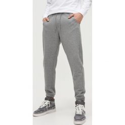Joggery basic - Szary. Szare spodnie męskie Cropp, s. Za 79,99 zł.
