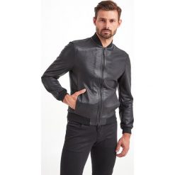 KURTKA SKÓRZANA EMPORIO ARMANI. Płaszcze męskie Emporio Armani, m, bez wzorów, bez kaptura. W wyprzedaży za 2981,30 zł.