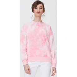 Bluza tie dye - Różowy. Różowe bluzy damskie Sinsay, s, bez wzorów, bez rękawów, bez kaptura. Za 49,99 zł.
