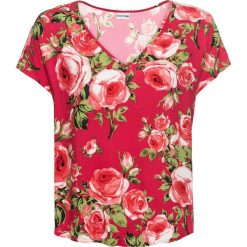 Bluzka shirtowa bonprix truskawkowy w kwiaty. Czerwone koszulki damskie bonprix, z nadrukiem, z dekoltem w serek, bez rękawów. Za 49,99 zł.