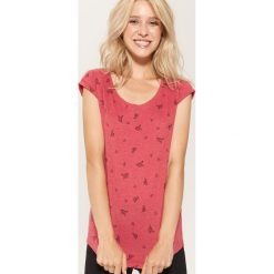 T-shirt z nadrukiem all over - Fioletowy. Fioletowe t-shirty damskie House, s, z nadrukiem, bez kołnierzyka. Za 49,99 zł.