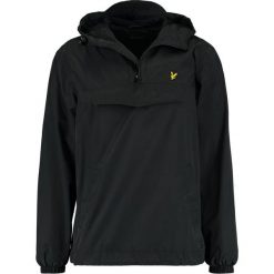 Lyle & Scott OVERHEAD ANORAK Wiatrówka black. Czarne kurtki męskie marki Lyle & Scott, s, bez wzorów, z bawełny, bez kaptura. Za 419,00 zł.