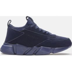 Granatowe sneakersy męskie. Niebieskie sneakersy męskie marki Kazar, bez zapięcia. Za 399,00 zł.