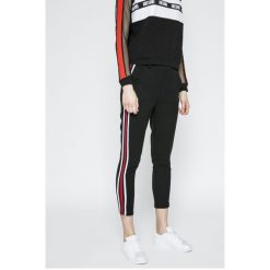 Answear - Spodnie Sporty Fusion. Szare rurki damskie ANSWEAR, z elastanu, z podwyższonym stanem. Za 99,90 zł.