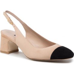Sandały STUART WEITZMAN - Loraina 1L23138 Adobe/Black Suede. Brązowe klapki damskie Stuart Weitzman, bez wzorów, ze skóry, bez obcasa, na obcasie. Za 1489,00 zł.