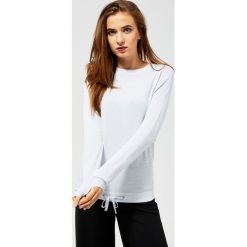 Sweter z metaliczną nitką i ściągaczem. Szare swetry damskie Moodo, xxl, bez wzorów, z wiskozy, klasyczne, z długim rękawem, długie, bez kaptura. Za 69,99 zł.