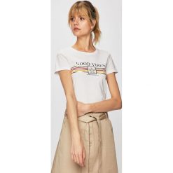 Only - Top. Białe bluzki damskie ONLY, s, z nadrukiem, z bawełny, z okrągłym kołnierzem. W wyprzedaży za 39,90 zł.