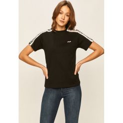 Fila - T-shirt. Różowe bluzki damskie Fila, s, z aplikacjami, z bawełny, casualowe, z okrągłym kołnierzem. W wyprzedaży za 129,90 zł.