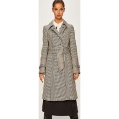 Tommy Hilfiger - Płaszcz x Zendaya. Białe kurtki damskie TOMMY HILFIGER, w paski, z elastanu, bez kaptura. W wyprzedaży za 1599,00 zł.