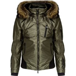 Kurtka narciarska HIGH SOCIETY RUBY. Szare kurtki damskie High Society, moro, militarne, krótkie, bez kaptura, narciarskie. W wyprzedaży za 3080,00 zł.