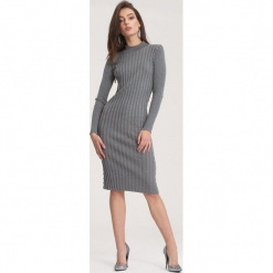 Szara Sukienka Powder Grey. Szare sukienki damskie marki other, na zimę, xl, bez wzorów, z dzianiny, bez kołnierzyka, bez rękawów. Za 44,99 zł.