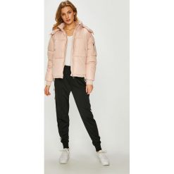 Vero Moda - Kurtka. Różowe kurtki damskie Vero Moda, s, bez wzorów, z poliesteru, krótkie. W wyprzedaży za 99,90 zł.