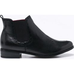 Marco Tozzi - Botki. Czarne buty zimowe damskie Marco Tozzi, z materiału, z okrągłym noskiem. W wyprzedaży za 219,90 zł.