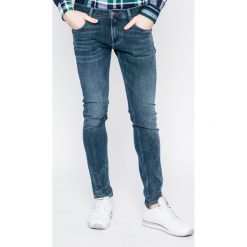 Tommy Hilfiger - Jeansy Layton. Niebieskie jeansy męskie slim TOMMY HILFIGER. W wyprzedaży za 399,90 zł.