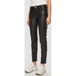 Trussardi Jeans - Spodnie. Czarne spodnie damskie Trussardi Jeans, z bawełny. W wyprzedaży za 439,90 zł.
