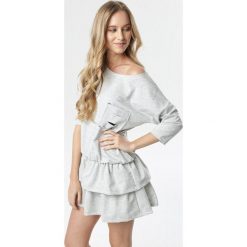 Jasnoszara Sukienka Lorene. Szare sukienki damskie Born2be, na co dzień, na lato, s, w koronkowe wzory, z dzianiny, z okrągłym kołnierzem, bez rękawów, mini, proste. Za 69,99 zł.