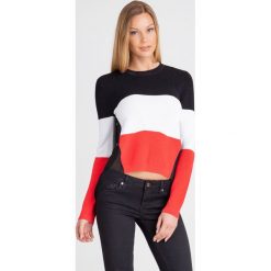 SWETER Armani Exchange. Czerwone swetry damskie Armani Exchange, s, z aplikacjami, z dzianiny, bez rękawów, bez kaptura. Za 371,40 zł.