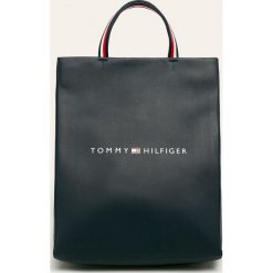 Tommy Hilfiger - Torebka. Niebieskie torby damskie na zakupy TOMMY HILFIGER, w paski, ze skóry ekologicznej, duże, z nadrukiem, bez dodatków. W wyprzedaży za 399,90 zł.