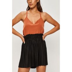 Only - Szorty. Czarne szorty damskie ONLY, s, bez wzorów, z poliesteru, casualowe, z podwyższonym stanem. Za 119,90 zł.