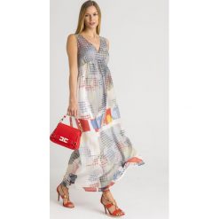SUKIENKA Emporio Armani. Sukienki damskie Emporio Armani, na imprezę, z haftami, z bawełny, z włoskim kołnierzykiem, bez rękawów, maxi. Za 830,00 zł.