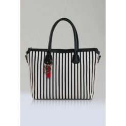 Elegancka torba w prążki. Torebki klasyczne damskie Monnari, w paski, ze skóry, eleganckie, na ramię, duże, bez dodatków. Za 99,60 zł.