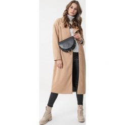 Ciemnobeżowy Płaszcz Crosse. Brązowe płaszcze damskie Born2be, uniwersalny, eleganckie, długie. Za 199,99 zł.